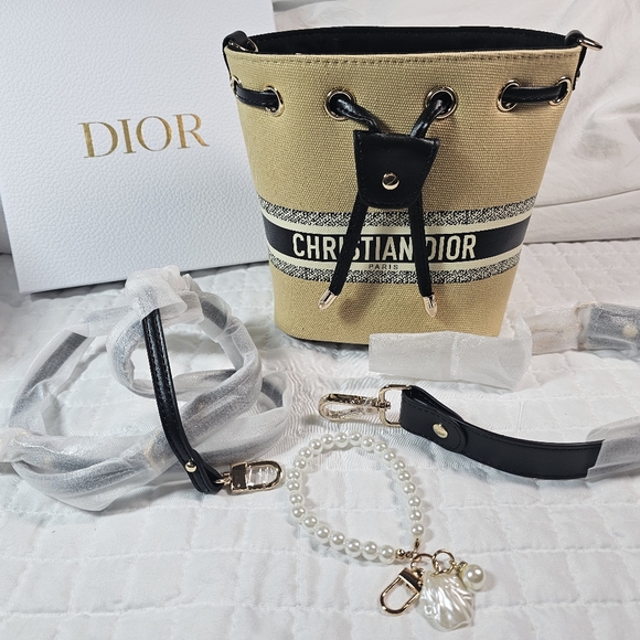 Dior Beautè VIP Crossbody Shoulder Bag NIB With All Accessories - Picture 2 of 16